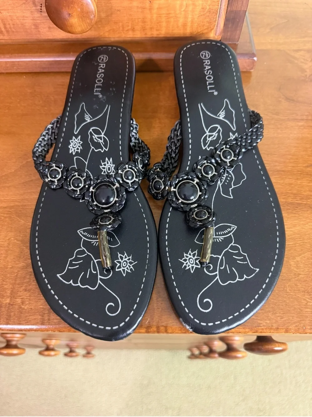 Raski black, beaded thong, sandal, braided BoHo women 7.5 flop flop embellished